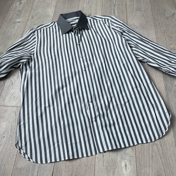 BUTTON DOWN SHIRT!! - Picture 1 of 5